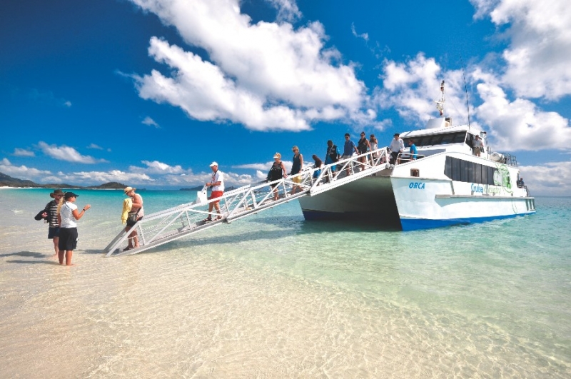 tourism whitsundays cruise ship schedule