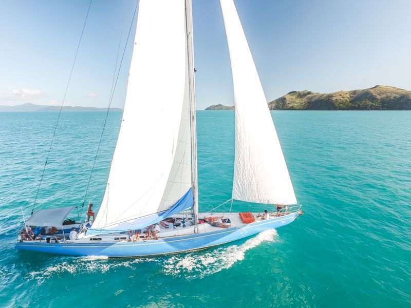 private yacht hire whitsundays