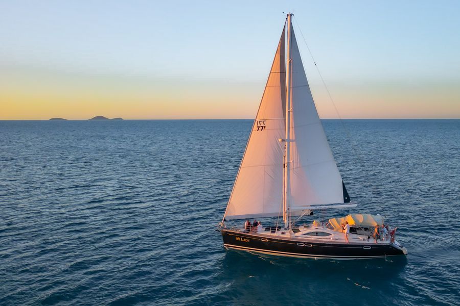 private yacht hire whitsundays