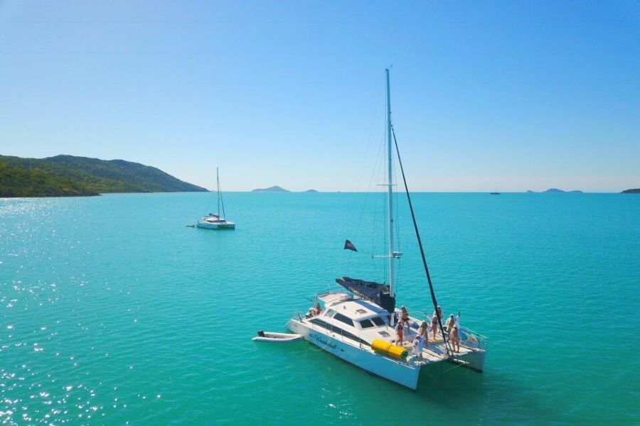 private yacht hire whitsundays