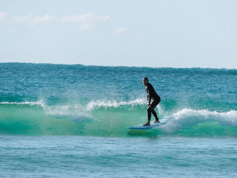 Mojo Surf Surf & Stay Spot X Hero Image | East Coast Tours Australia