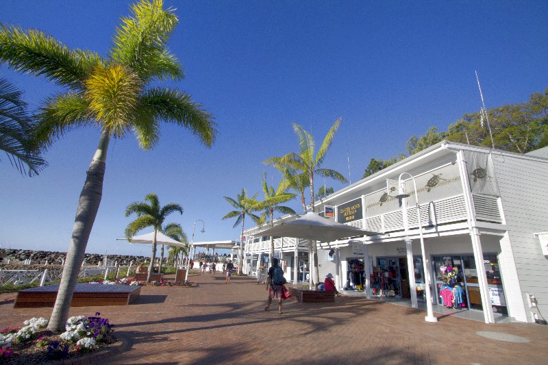 yacht club airlie beach