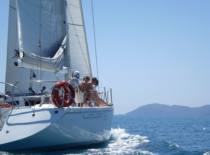 Sailing Whitsundays Hero Image For Whitsunday Trips for the Middle-aged Traveller