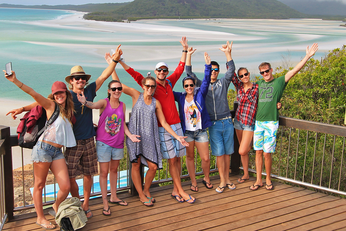 Sailing Whitsundays Hero Image For Booking a Whitsunday Tour for a Group