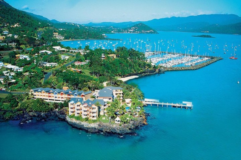 Accommodation in the Whitsundays. Airlie Beach. Coral Sea Resort.