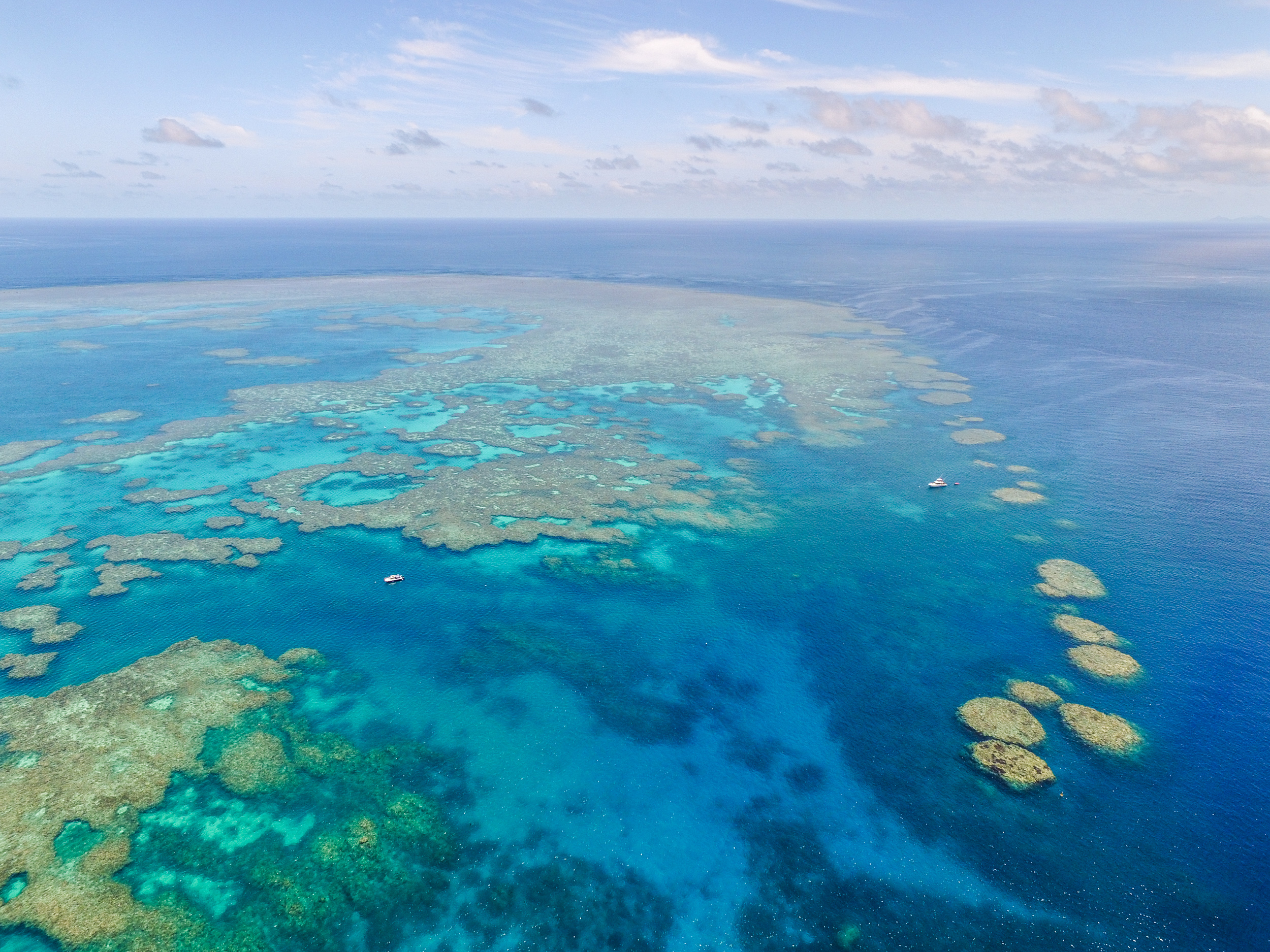 Great Barrier Reef, Scenic Flight, Whitsundays. 