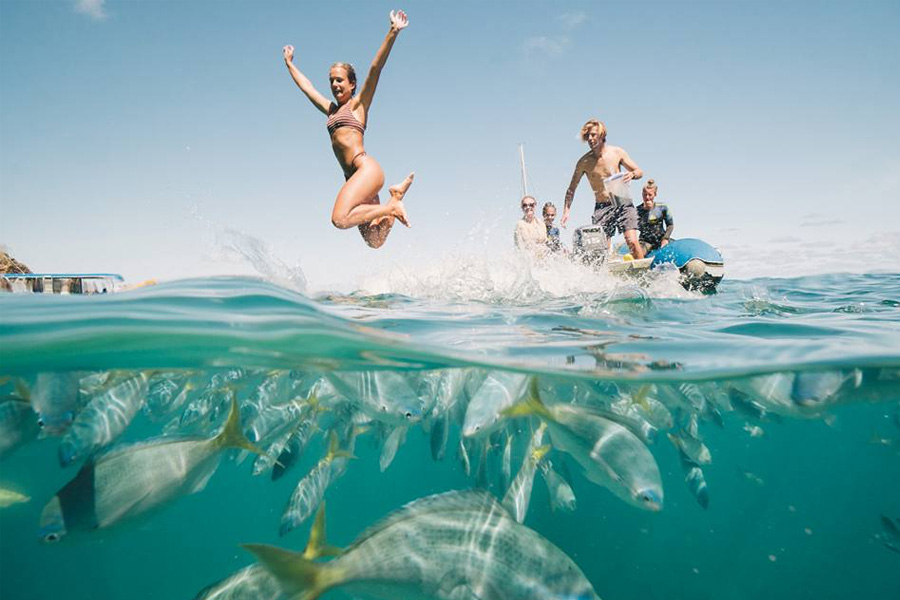 Sailing Whitsundays Hero Image For Bloggers Cleo and Mitch do Powerplay