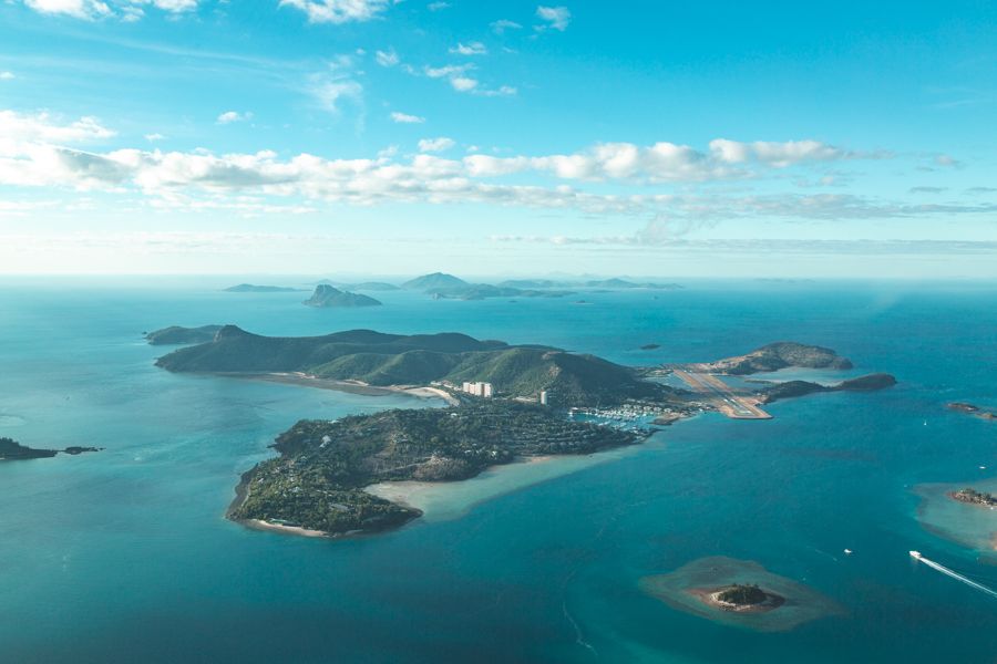 Sailing Whitsundays Hero Image For <p>Resort Islands in the Whitsundays</p>