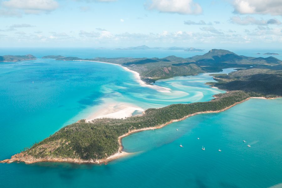 Sailing Whitsundays Hero Image For K'gari (Fraser Island) and Whitsunday Tour Packages