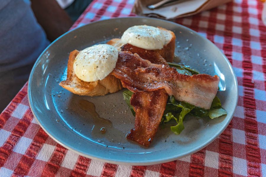 breakfast, airlie beach