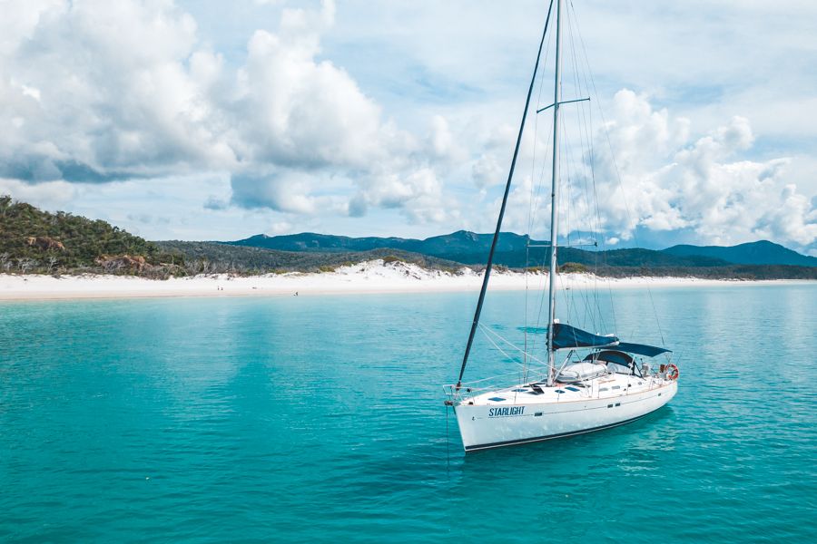 whitsunday cruises bareboat