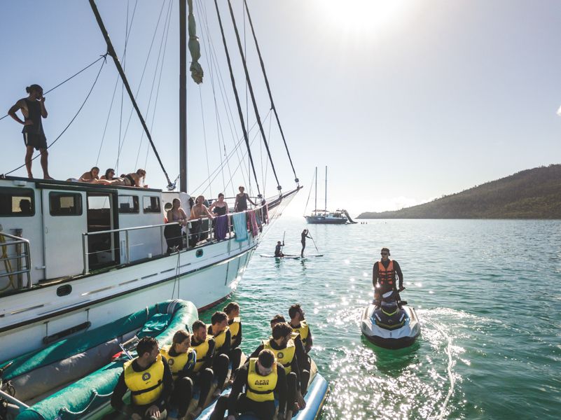 Backpacker Trips In The Whitsundays Sailing Whitsundays