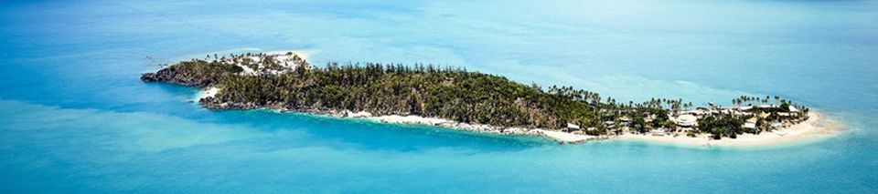Long distance shot of Daydream Island