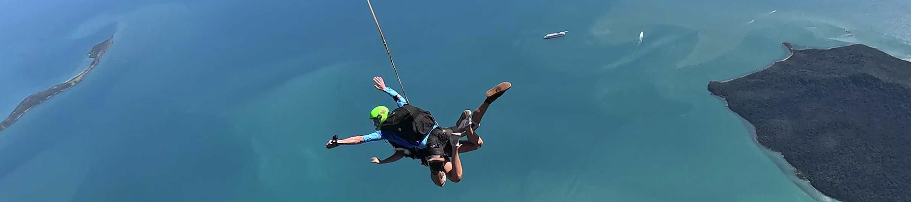 a tandem skydive over the whitsundays