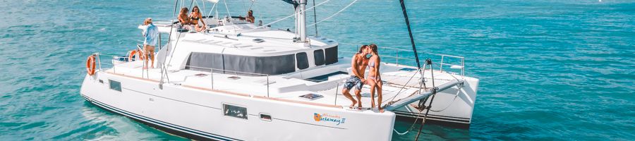 couples hanging out on whitsunday getaway