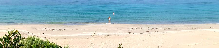 Two campers relaxing at the beach on Kangaroo island