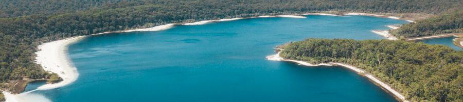 lake mckenzie shoreline and landscape on kgari