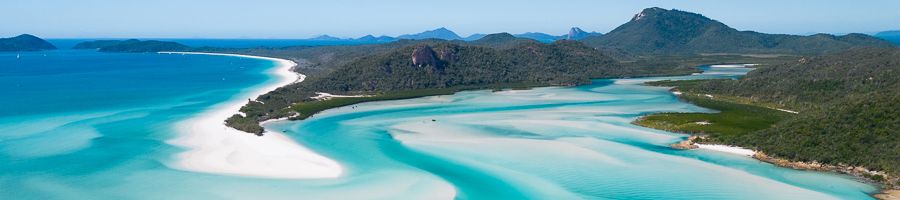 whitehaven beach on whitsunday island